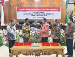 Wagub Vanath Serahkan RAPBD Perubahan 2026 kepada DPRD Maluku