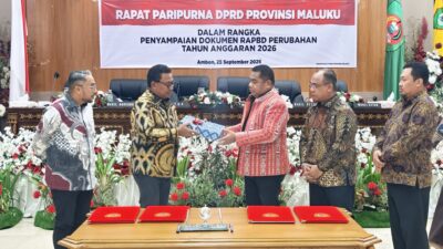 Wagub Vanath Serahkan RAPBD Perubahan 2026 kepada DPRD Maluku